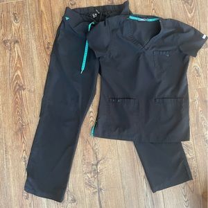 Med Couture scrub set